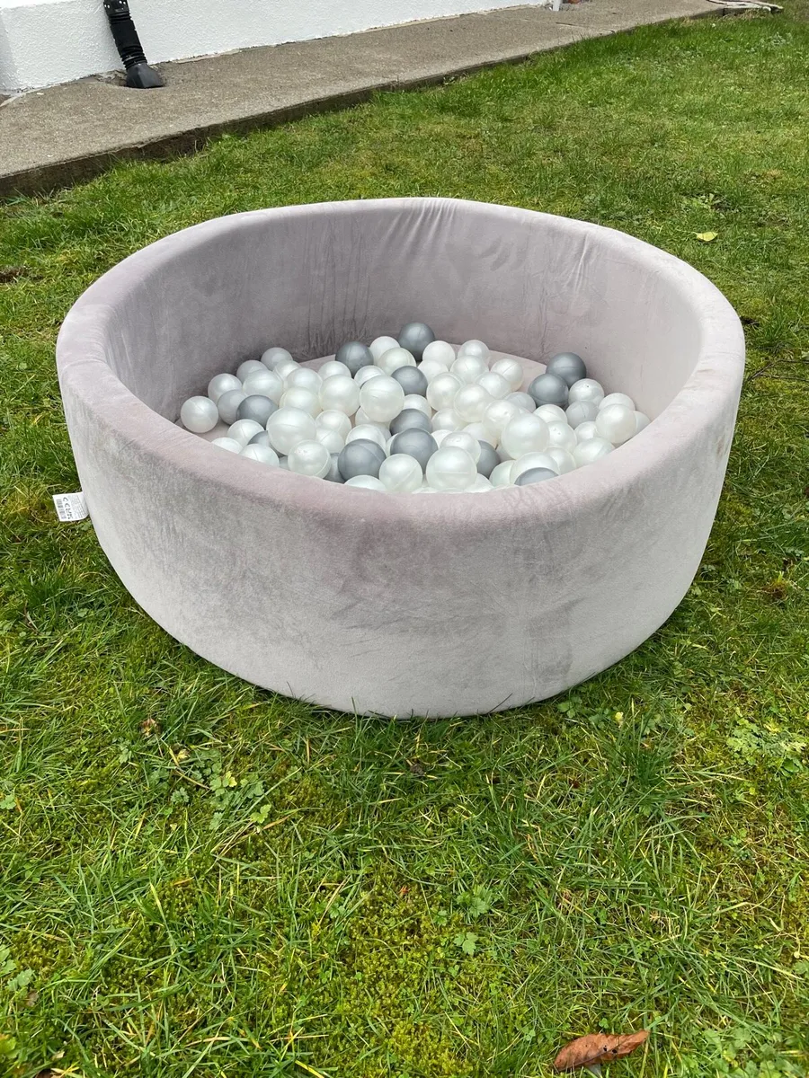 Kids pool balls - Image 1