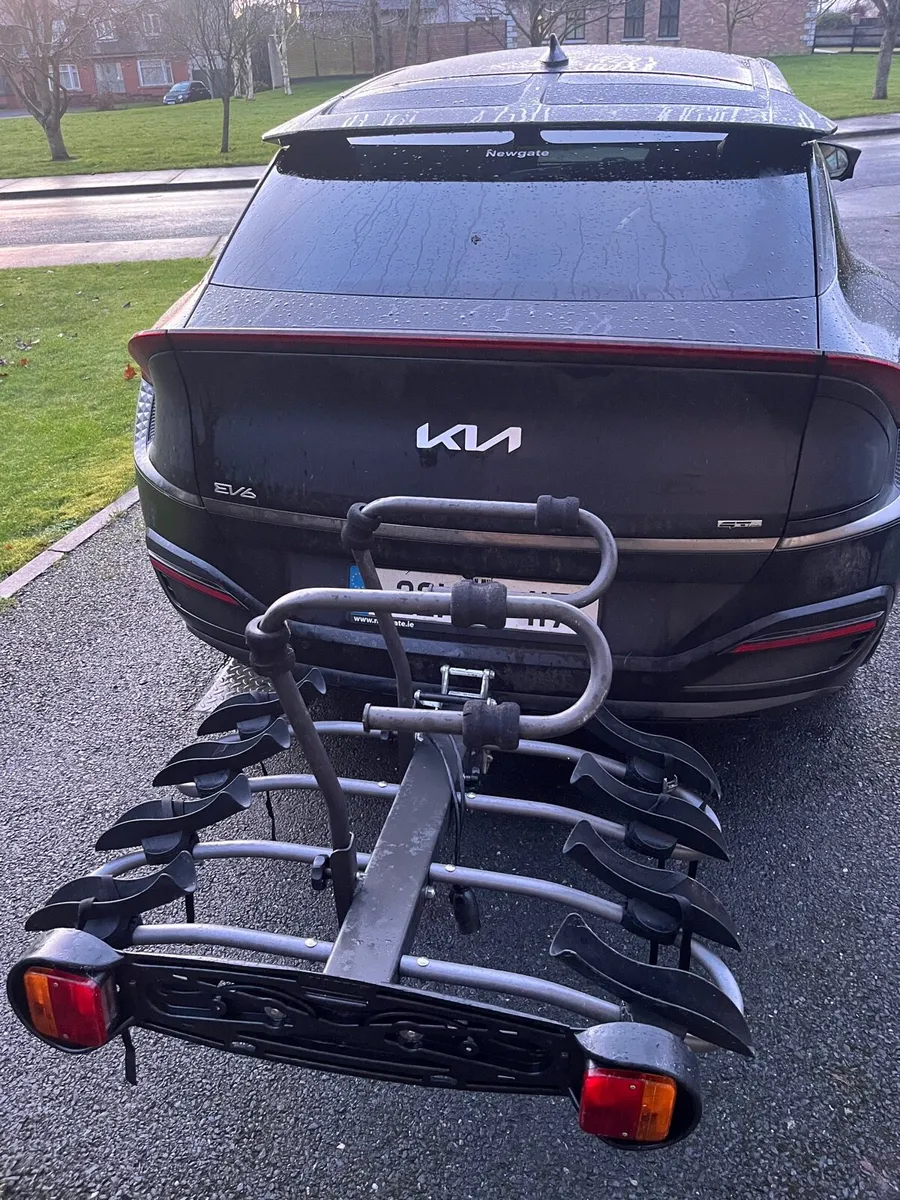 Mottez 4-Bike platform Carrier on Towball - Image 3