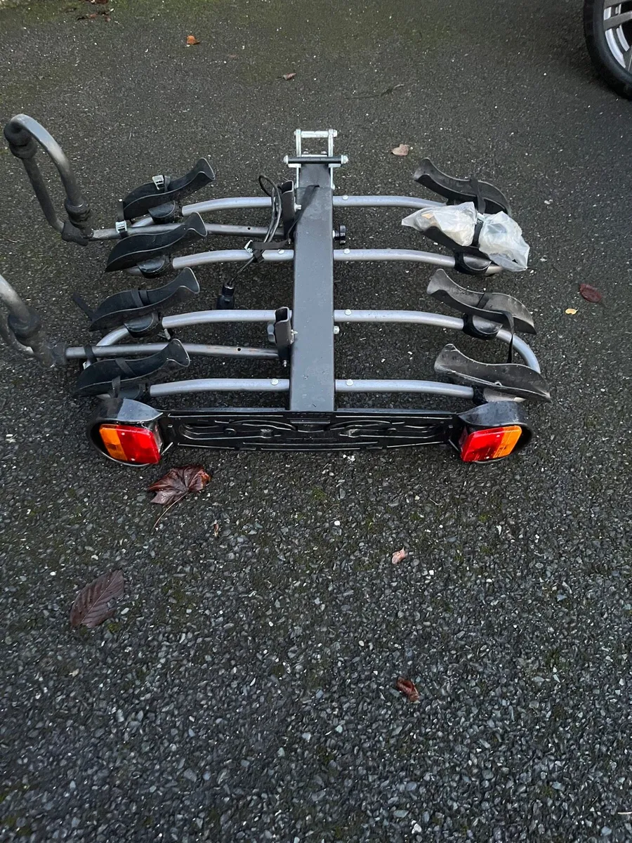 Mottez 4-Bike platform Carrier on Towball - Image 4