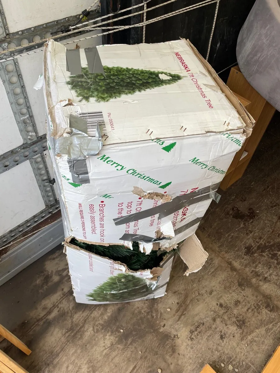 Christmas tree in box €50 - Image 2