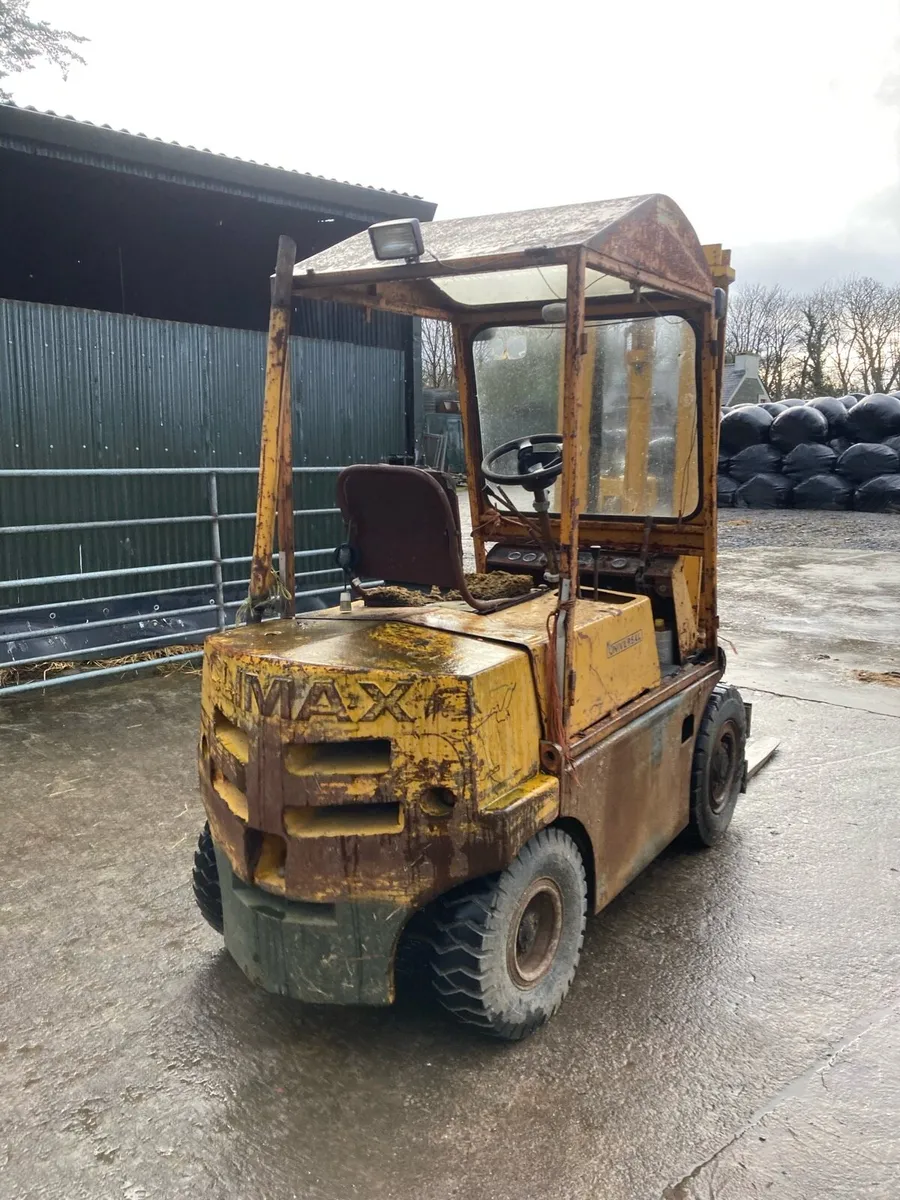 Forklift - Image 4