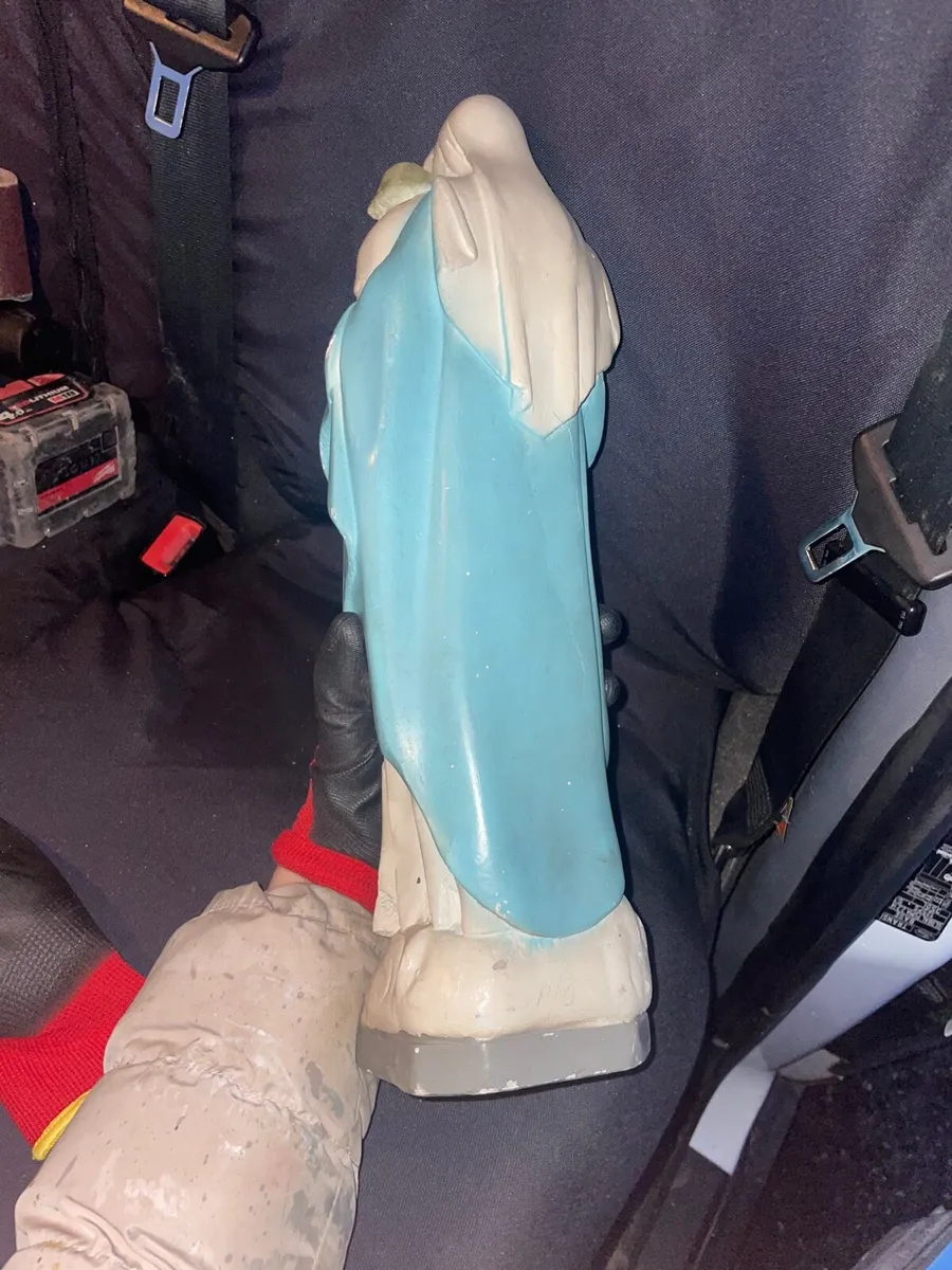 Saint statue - Image 3