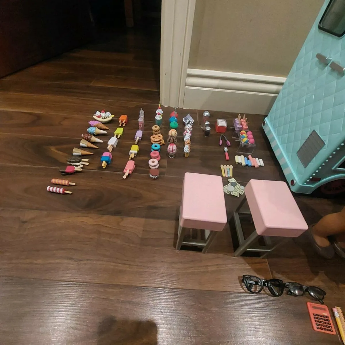 Our Generation Sweet Stop Icecream Truck - Image 2