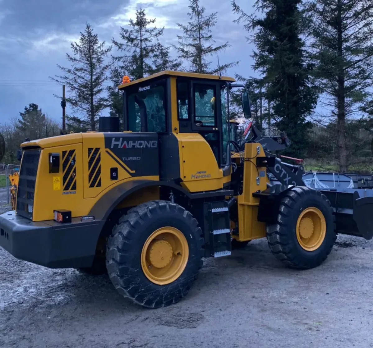 Haihong CTX 250 Loading shovel - Image 4