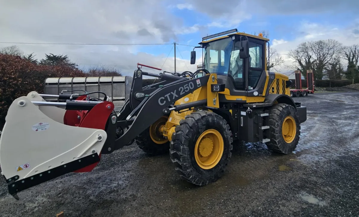 Haihong CTX 250 Loading shovel - Image 1