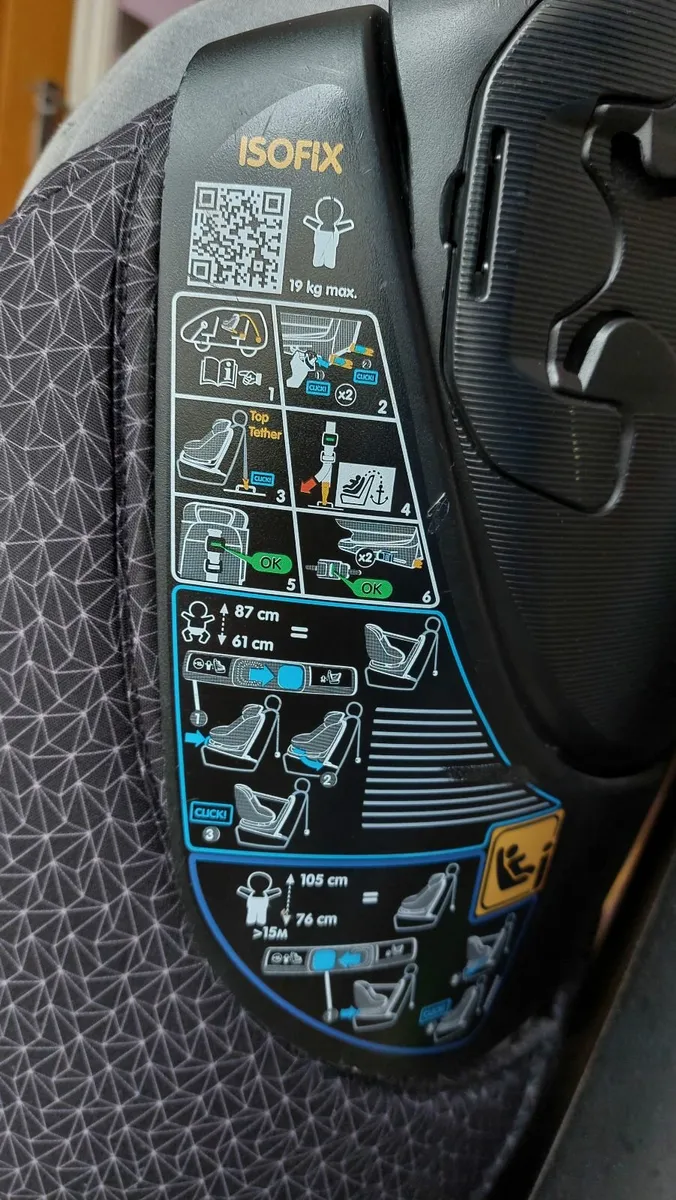 Maxi Cosi Swivel Car seat - Image 2