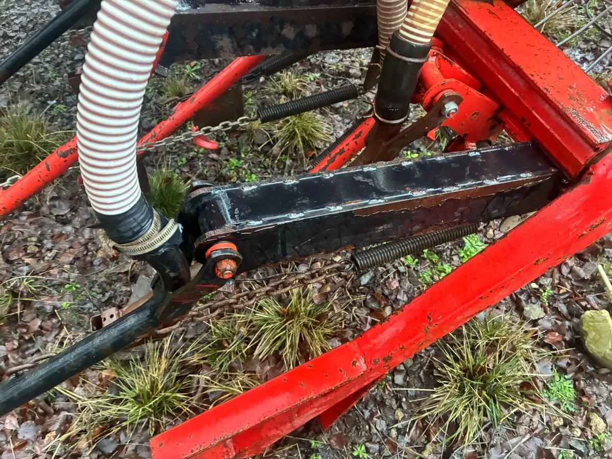 Accord seed drill coulter bars - Image 2