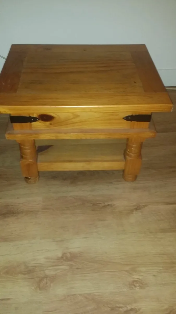 4 x Mexican pine table 66cmx43cmx53cm
