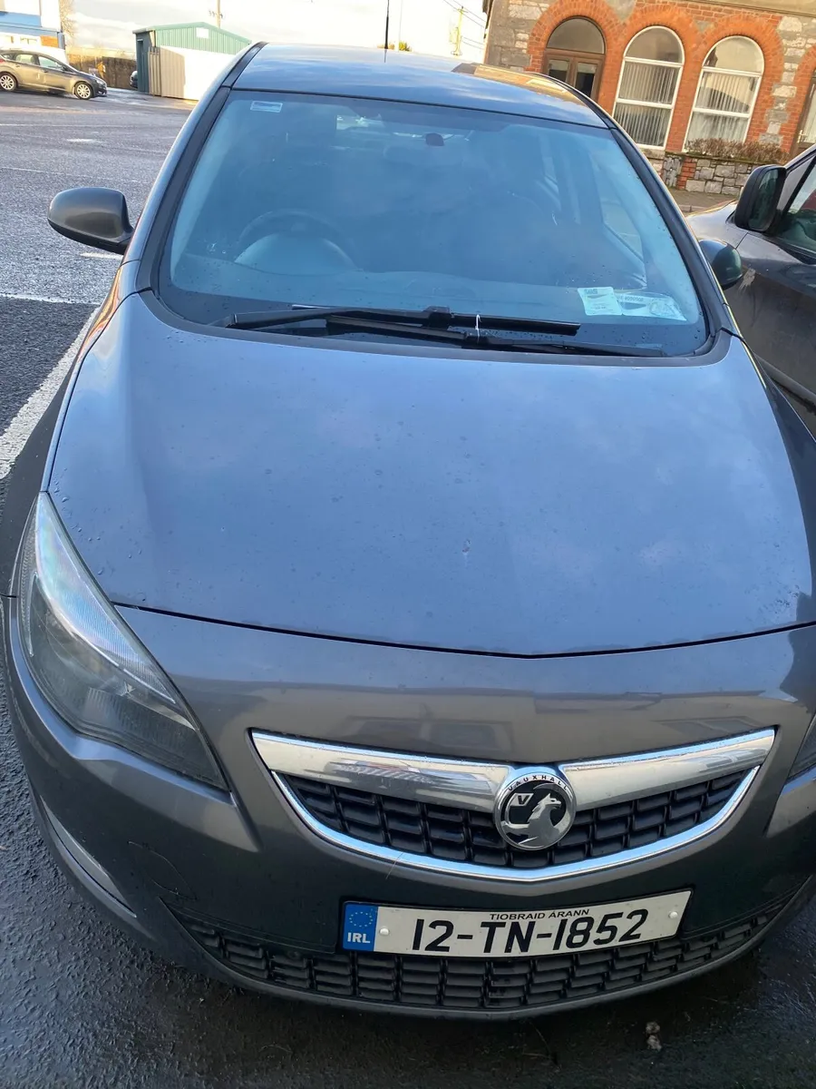 2012 Opel Astra CDTI Exclusive - Image 3