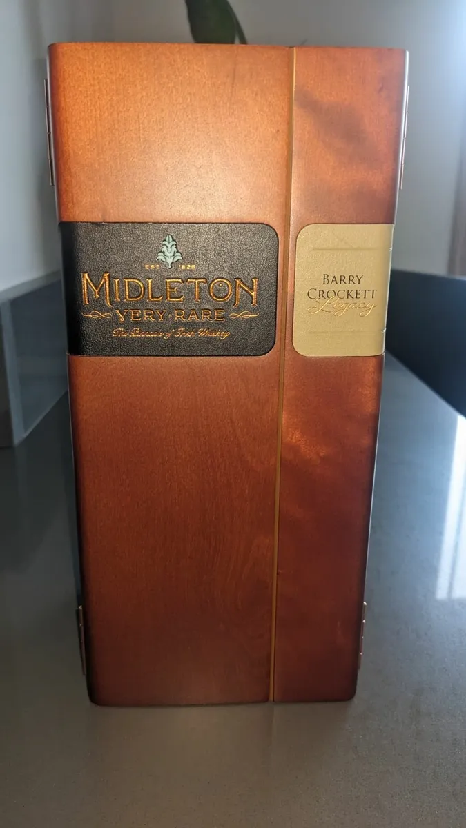 Midleton very rare Barry Crockett display box - Image 1