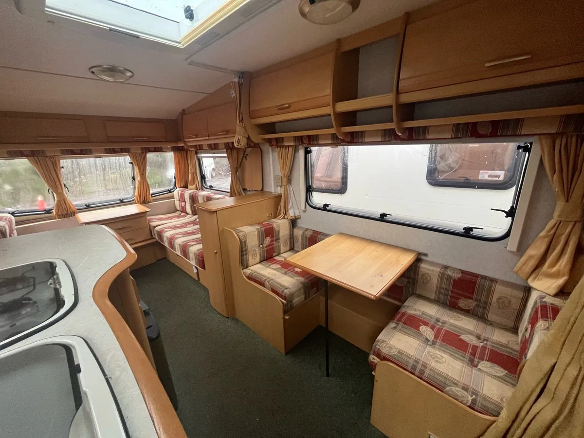 Bailey pageant Champagne 4/5 berth caravan - Image 2