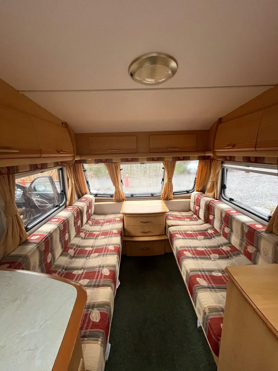 Bailey pageant Champagne 4/5 berth caravan - Image 4