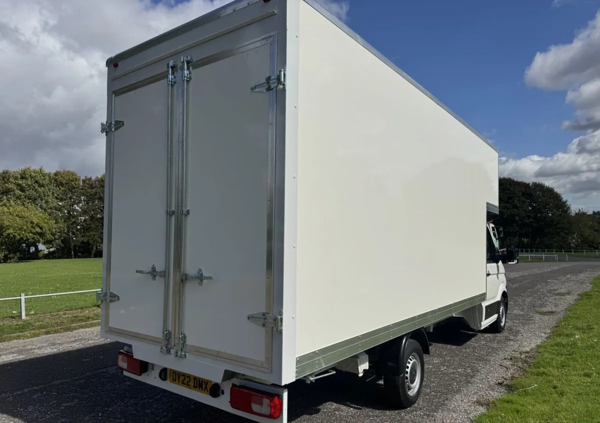 2022 Volkswagen Crafter Luton Box Van - Image 2