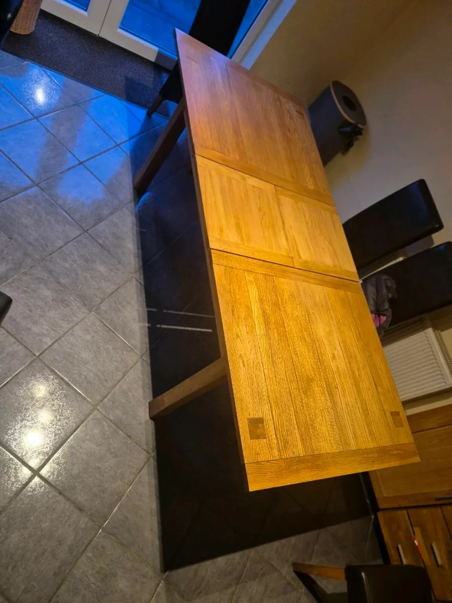 Dining table and chairs - Image 1