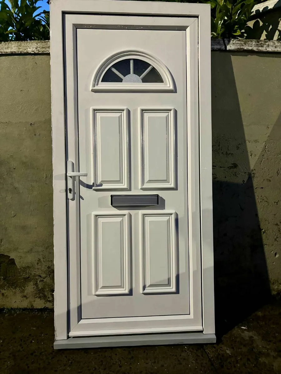 🌟 Great Quality Door Available 🌟 - Image 1