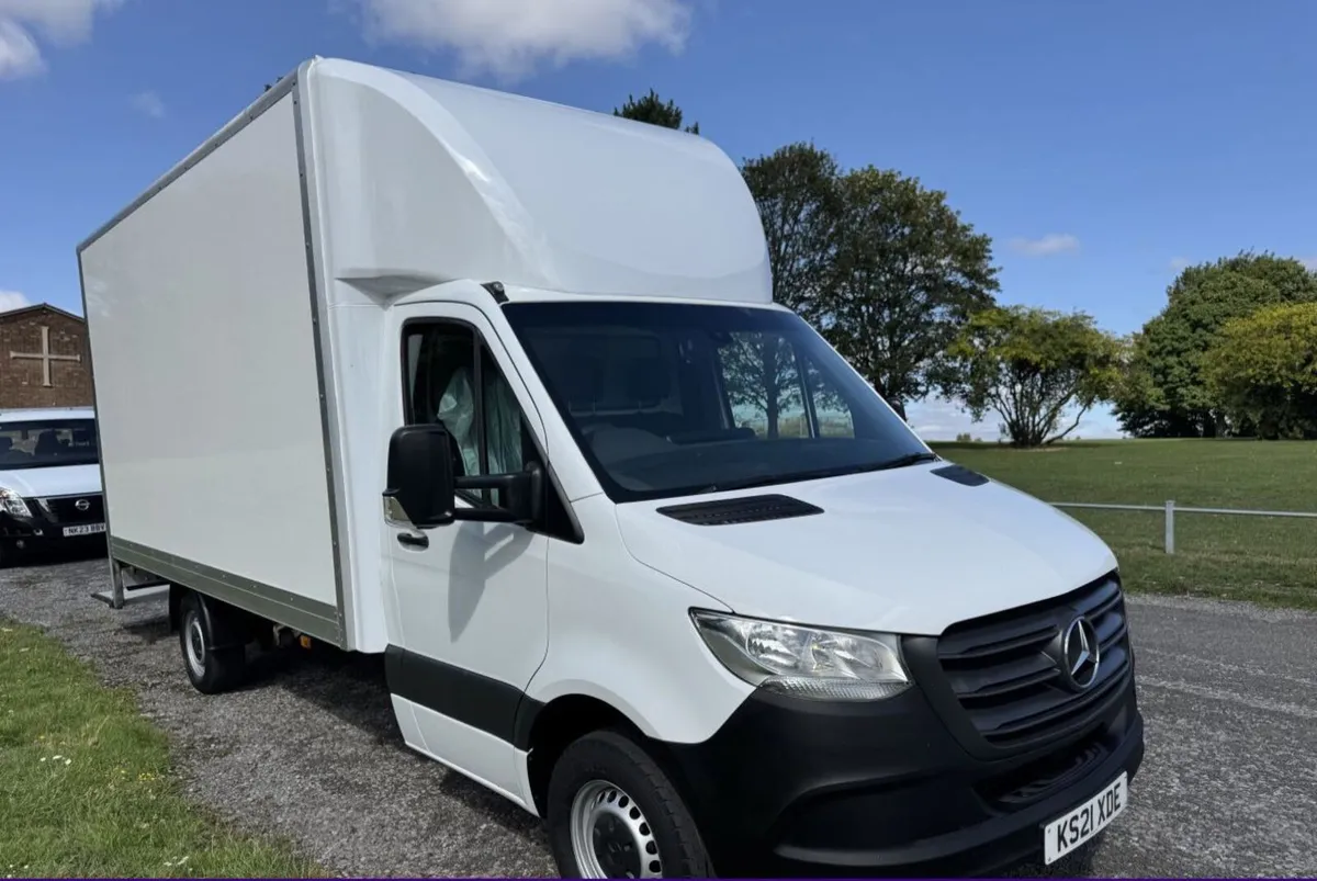 2021 Mercedes-Benz Sprinter Luton Box Van - Image 2