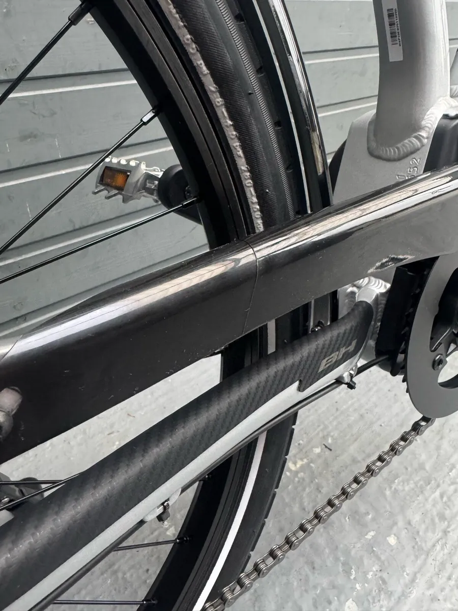 BH Atom Street Electric Bike - Image 4