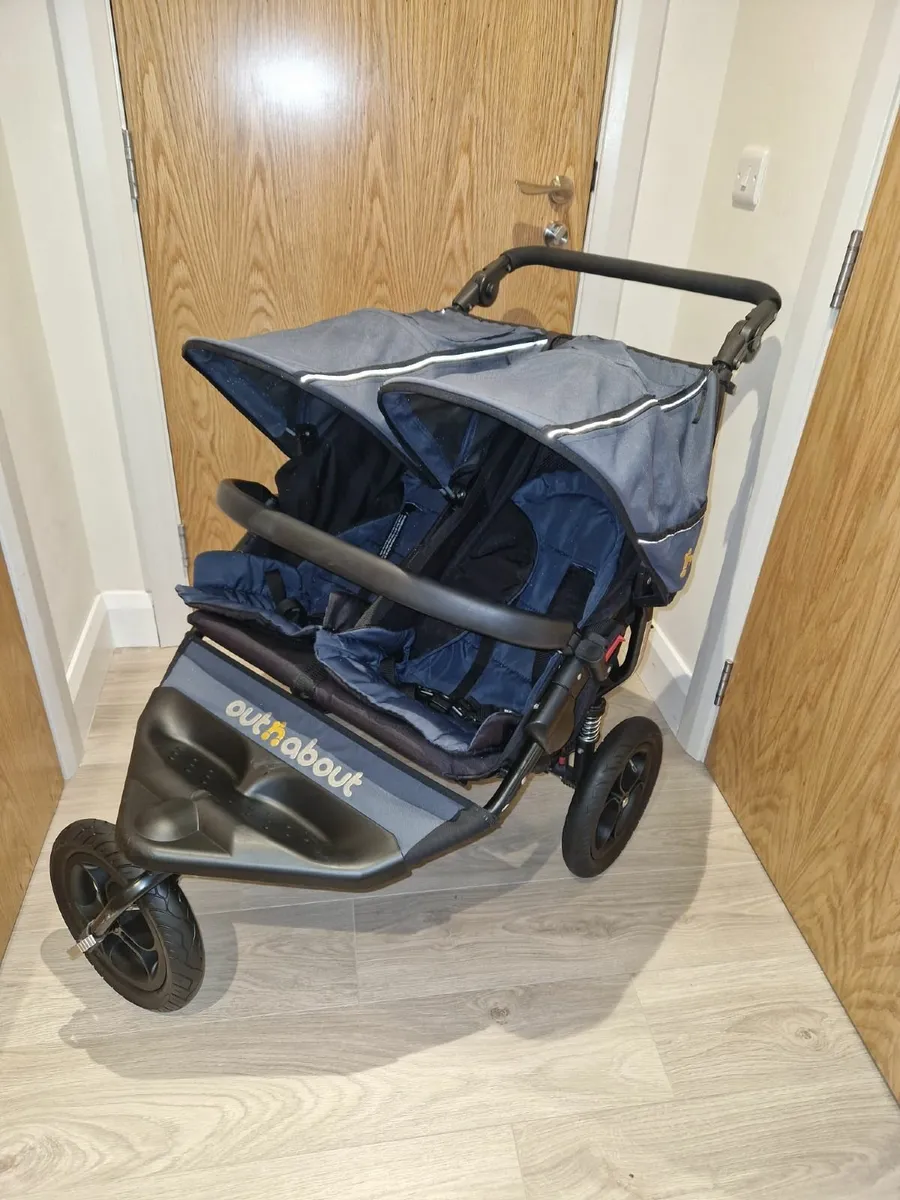 Immaculate spotless OUT N ABOUT double stroller - Image 4