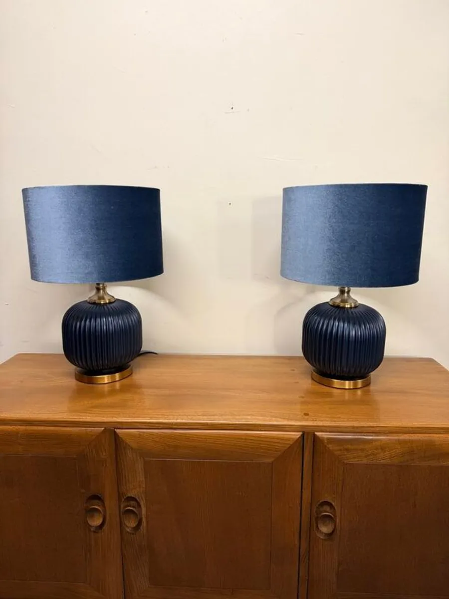 Beautiful Pair of Navy Blue Ribboned Contemporary Lamps - Image 2