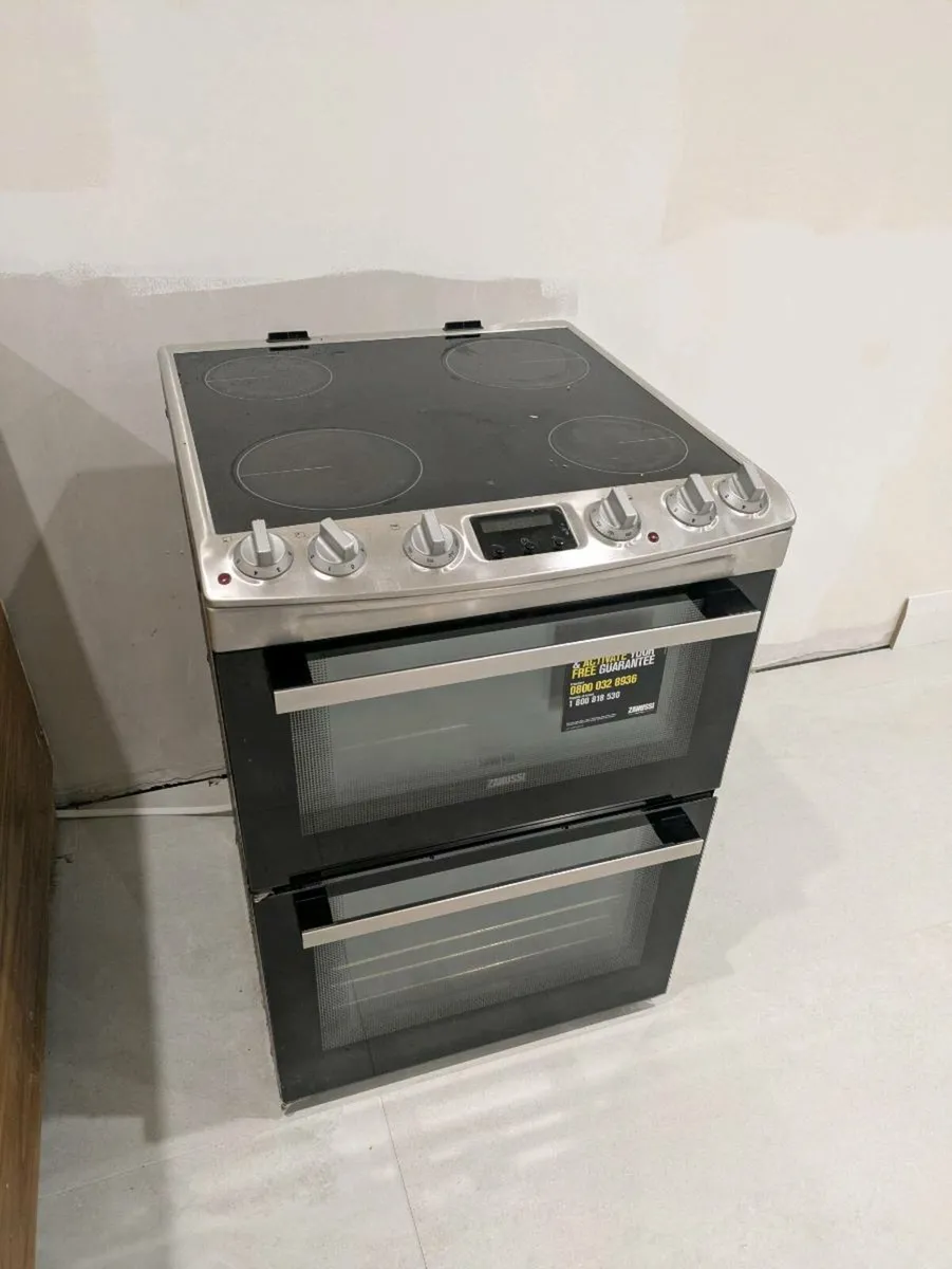 Kitchen Appliances - Dishwasher, Oven, Extractor - Image 1