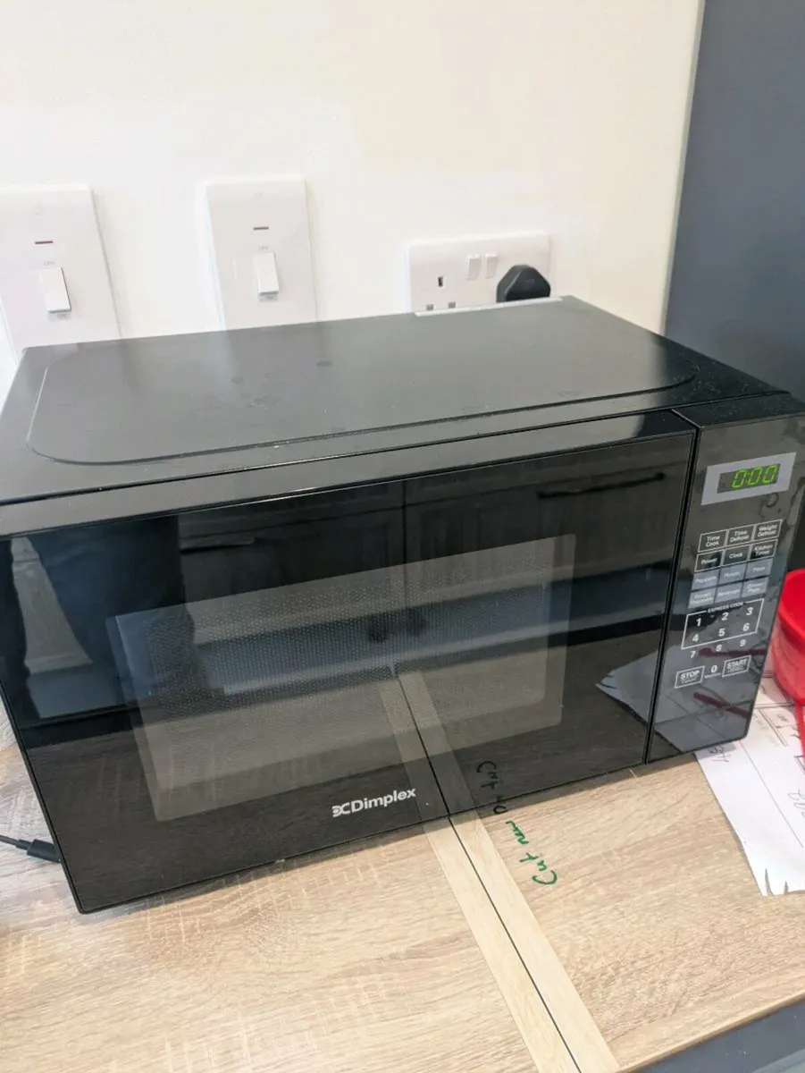 Kitchen Appliances - Dishwasher, Oven, Extractor - Image 4