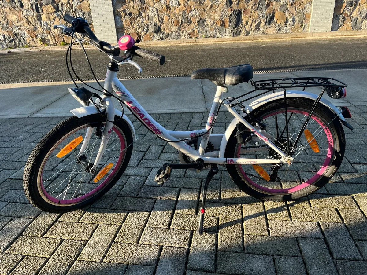 Girls bike - Image 1