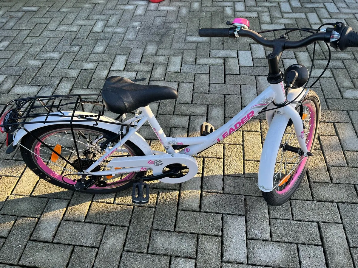Girls bike - Image 2