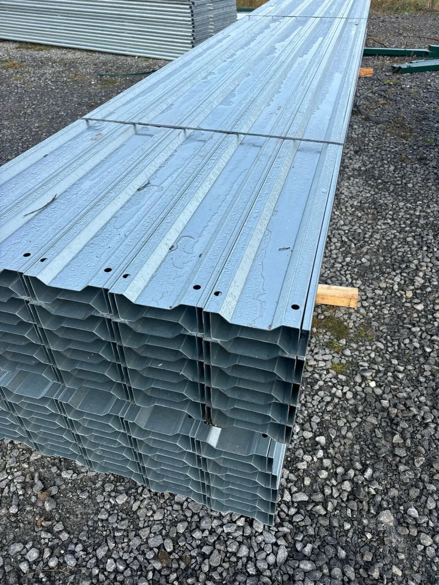 100 GALVANISED PURLINS 20ft lengths €3900 - Image 2