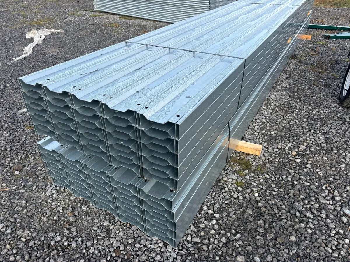 100 GALVANISED PURLINS 20ft lengths €3900 - Image 3