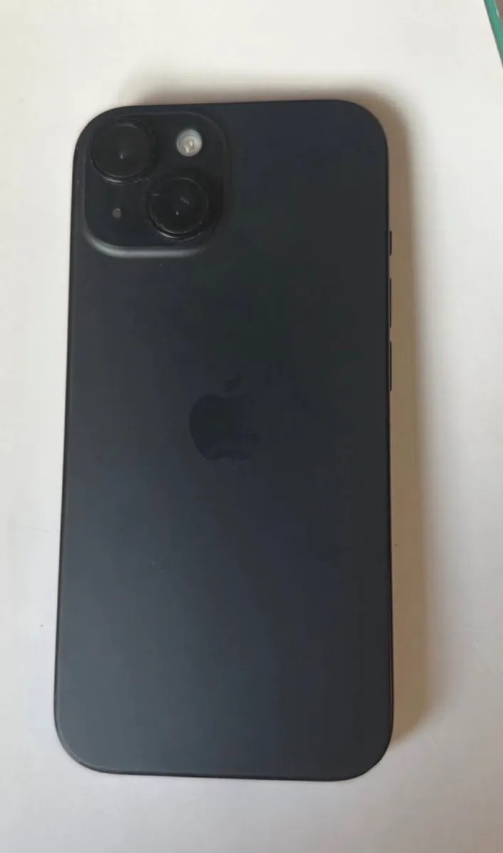 iPhone 15 - Image 1