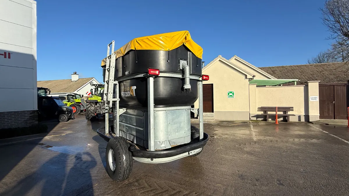 JFC Agri  4T Trailer Solar Feeder - Image 3