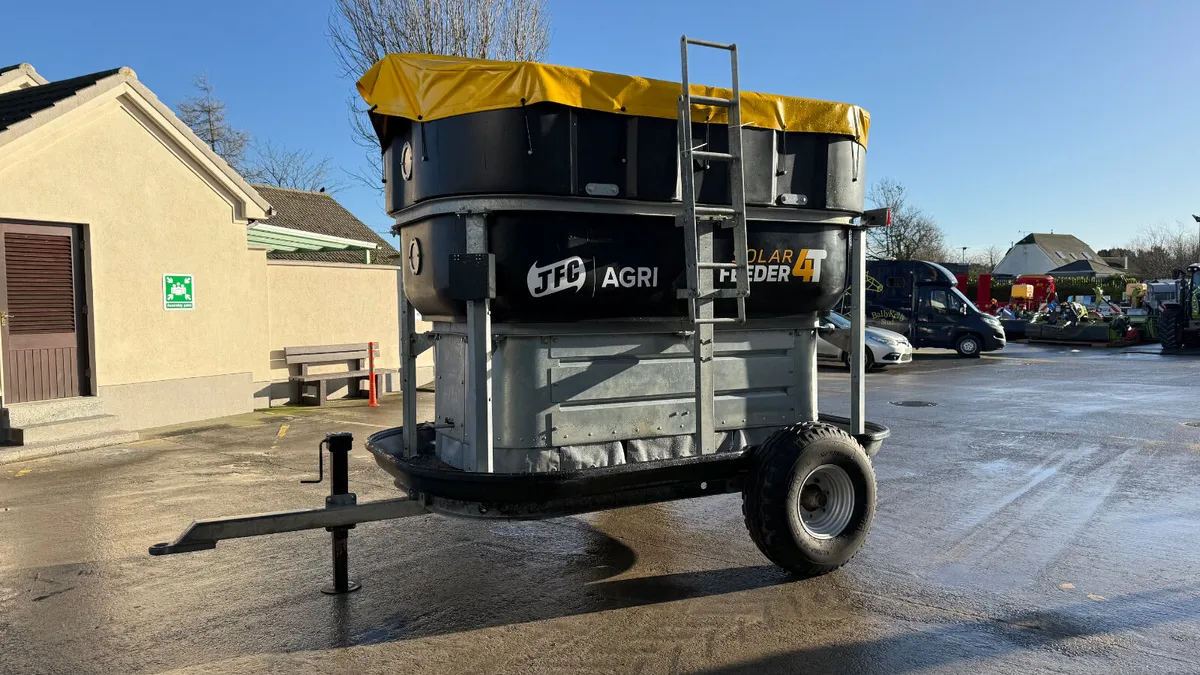 JFC Agri  4T Trailer Solar Feeder - Image 2