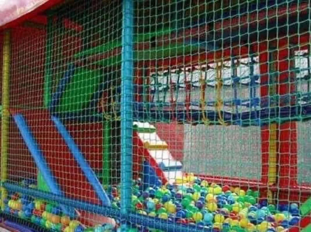 Play trailer - Bouncy Castle - Image 3