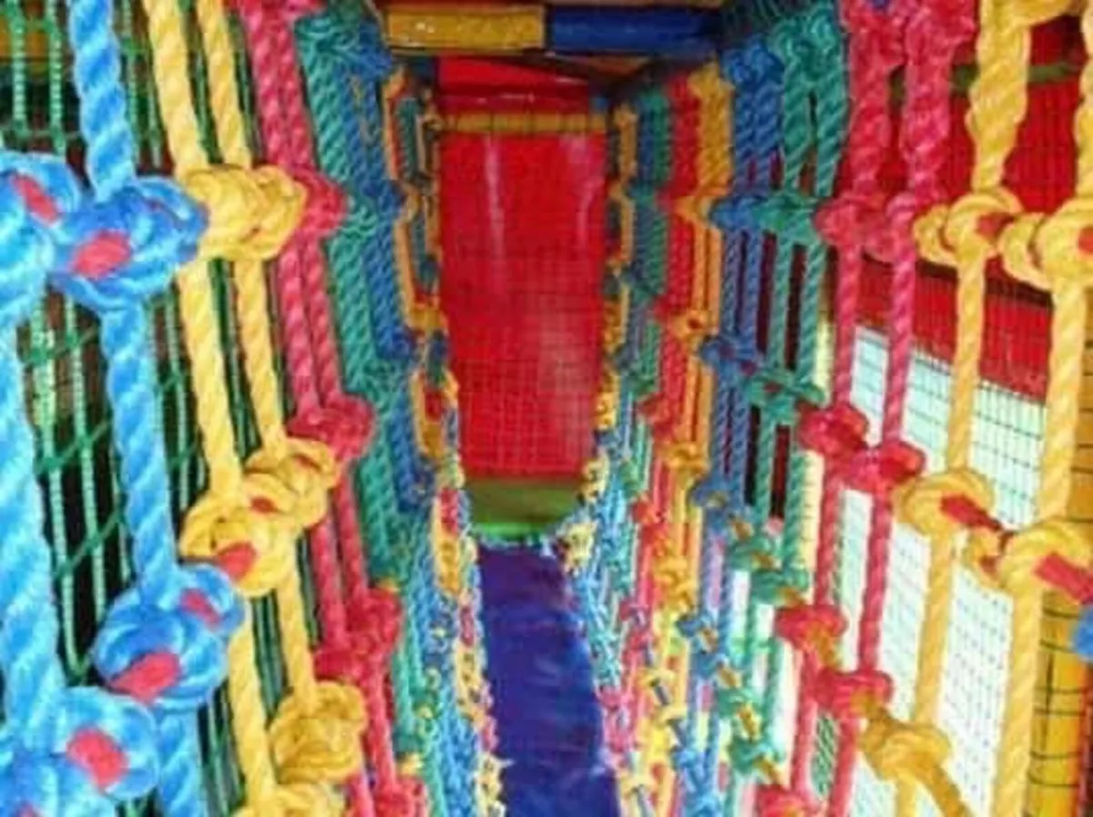 Play trailer - Bouncy Castle - Image 4