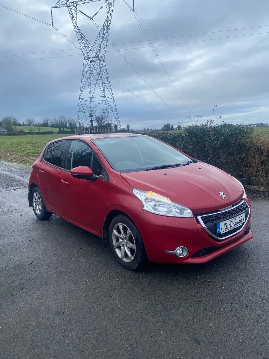 Peugeot 208 1400cc damaged - Image 2