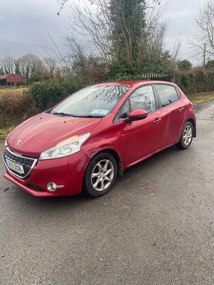 Peugeot 208 1400cc damaged - Image 3