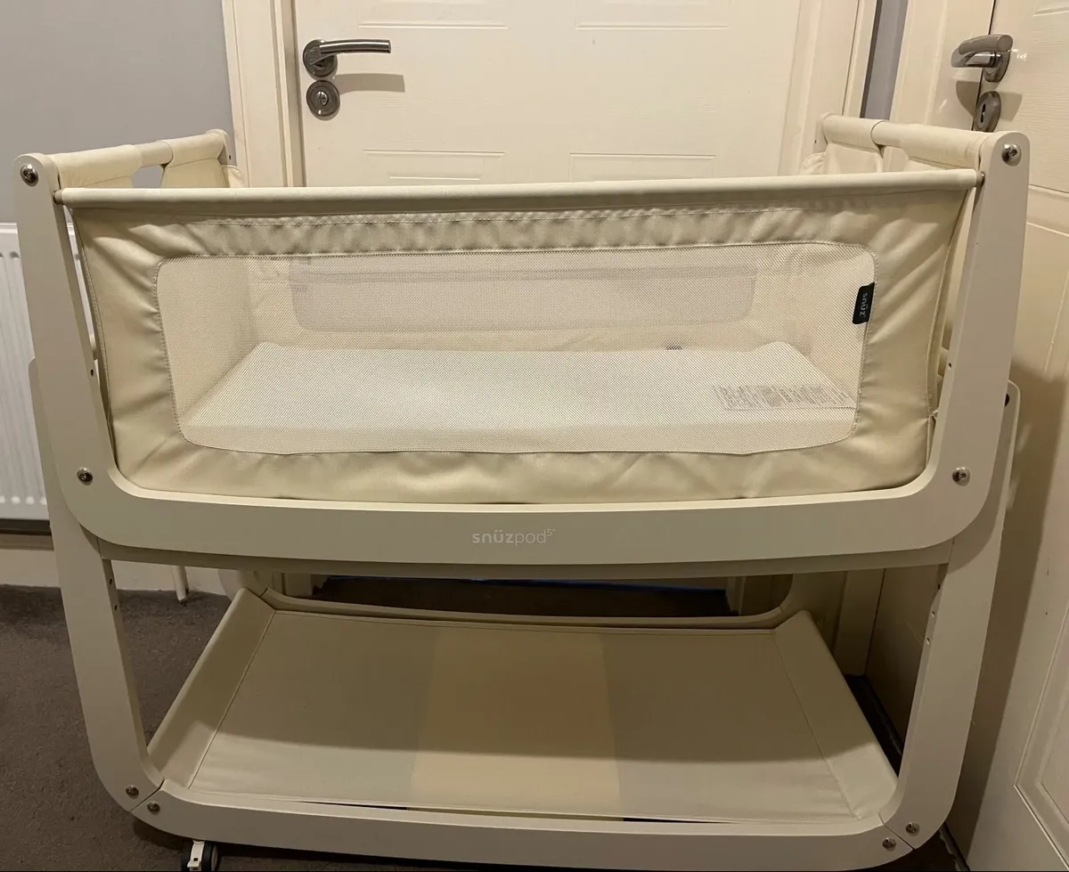 SnuzPod5 Bedside Crib - Image 2
