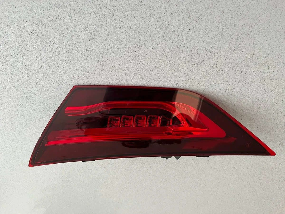 Mercedes Benz CLA right lens - Image 1