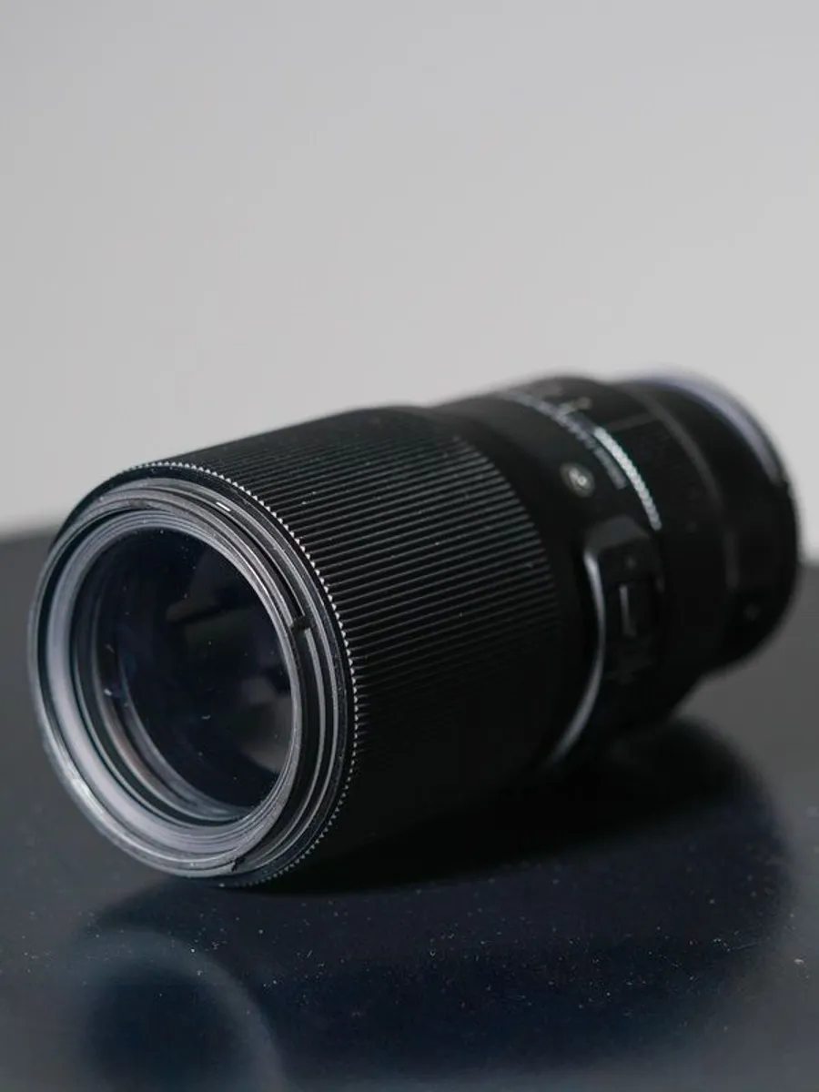 Sigma 105mm F2.8 DG DN Macro ART Lens for Sony E-Mount - Image 2