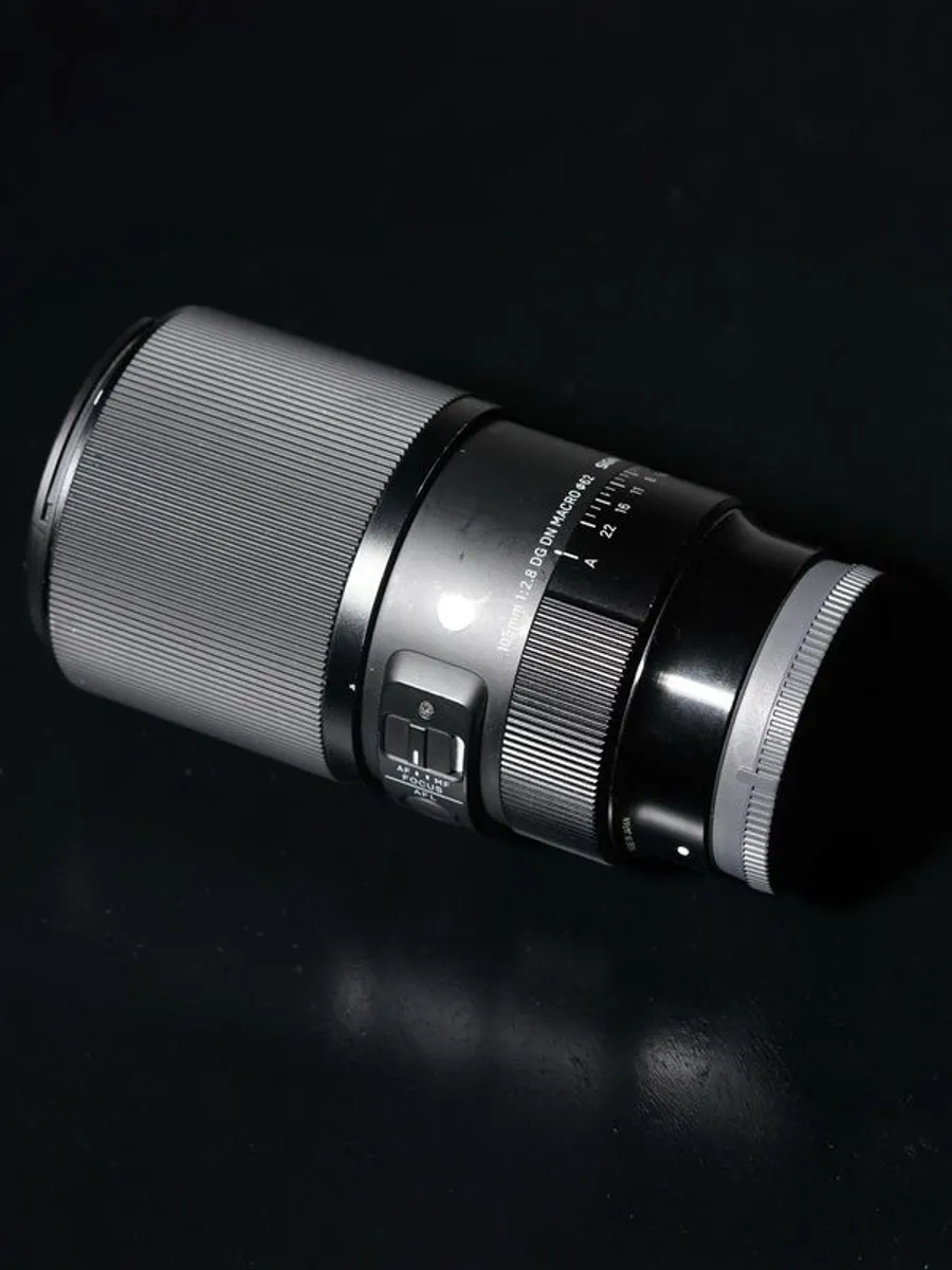 Sigma 105mm F2.8 DG DN Macro ART Lens for Sony E-Mount - Image 3