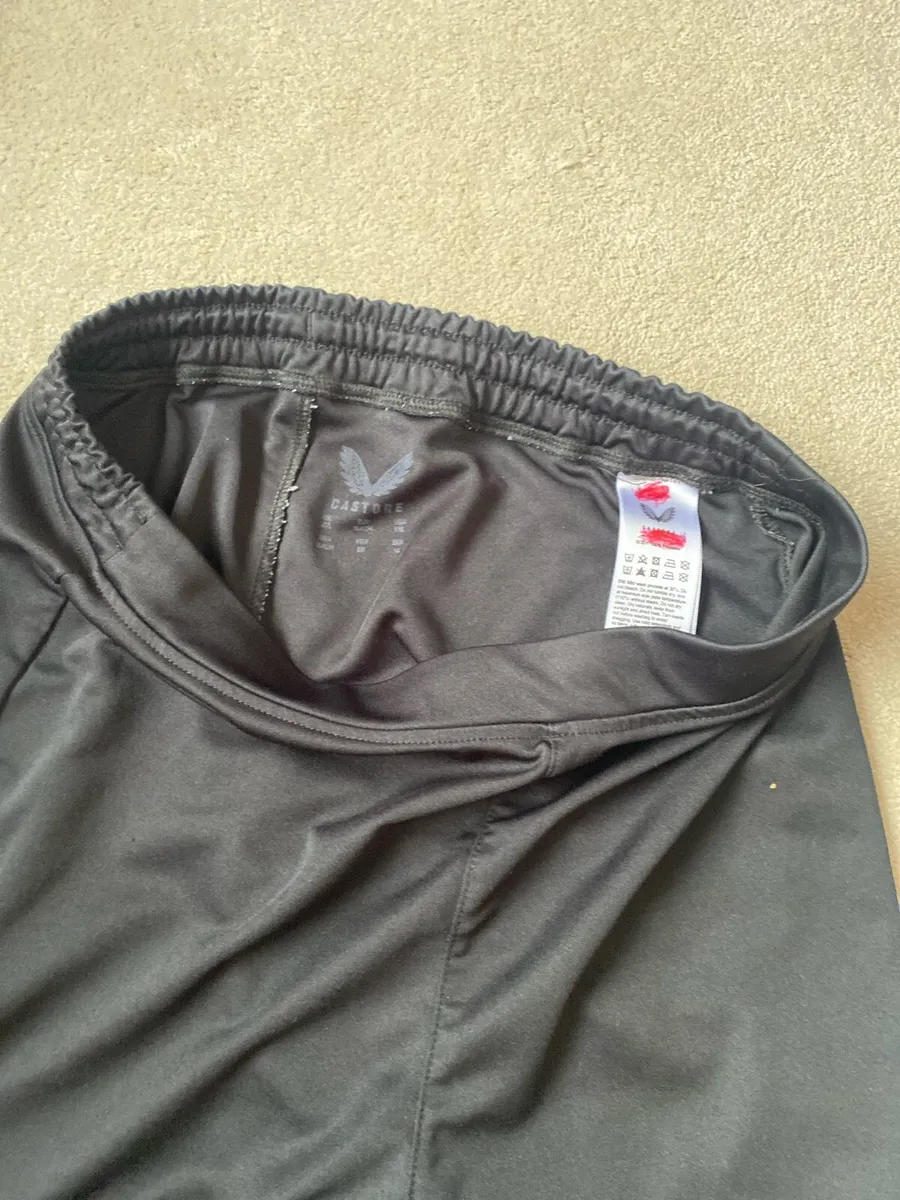 Black Ireland soccer shorts Size JXL - Image 3