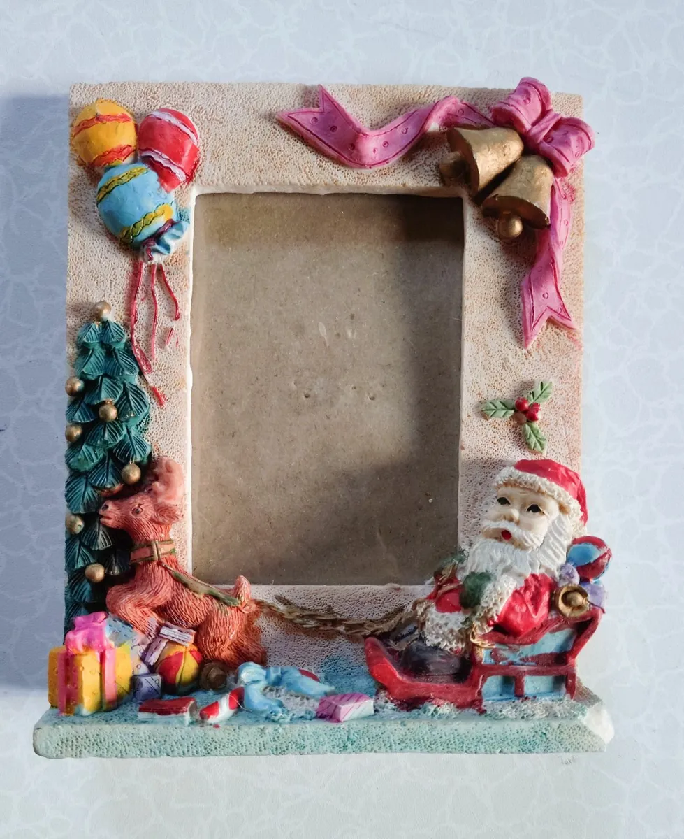 TWO SMALL CHRISTMAS PHOTO FRAMES (USED). - Image 4