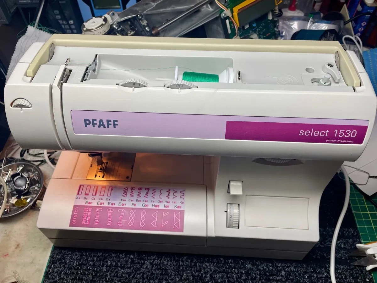 PFAFF Select 1530 Sewing Machine  - Just Serviced - Image 2