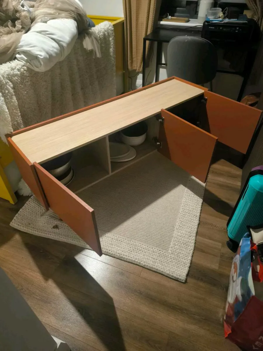 Tv stand / sideboard - Image 1