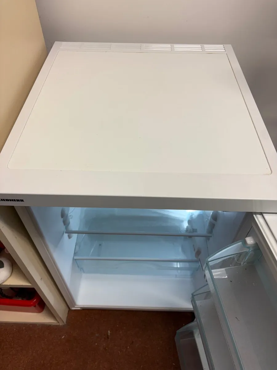 Undercounter fridge - Image 3