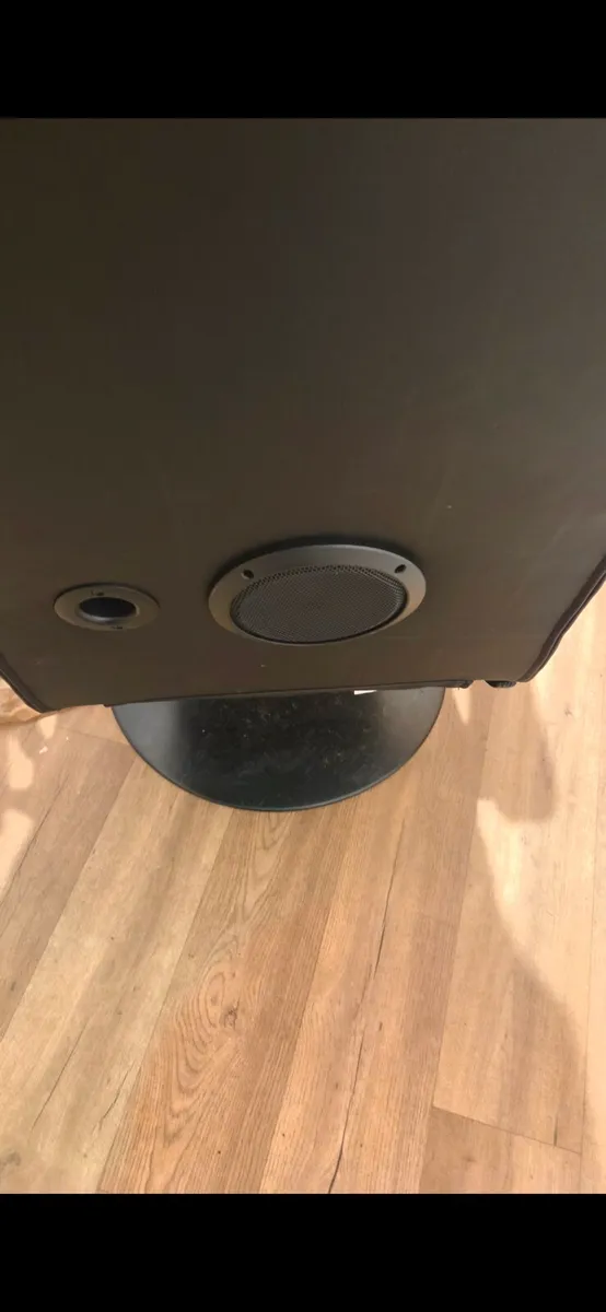 X rocker gaming chair - Image 3