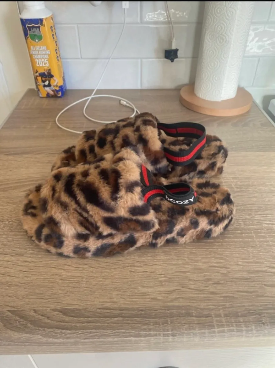 B-Cozy Slippers - Image 2