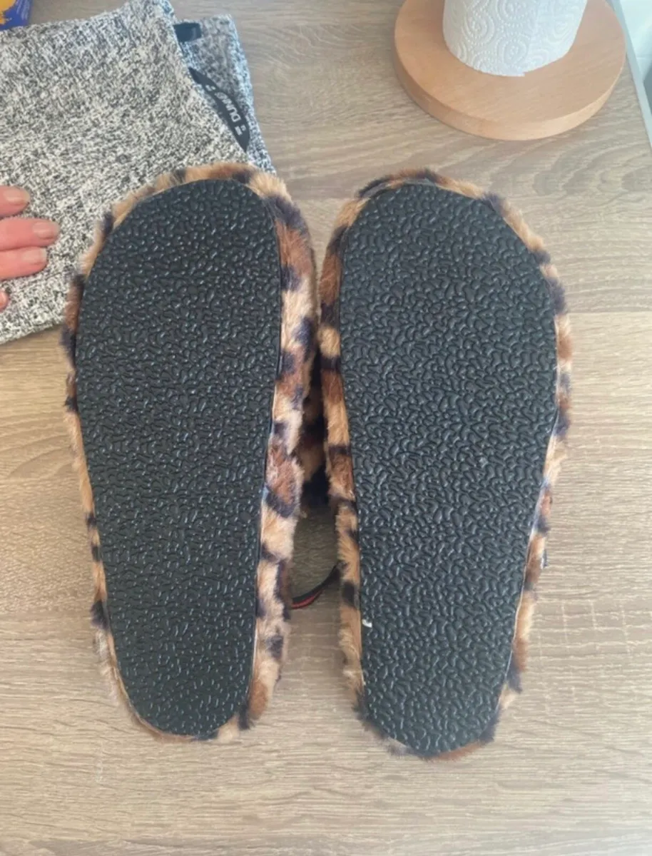 B-Cozy Slippers - Image 4