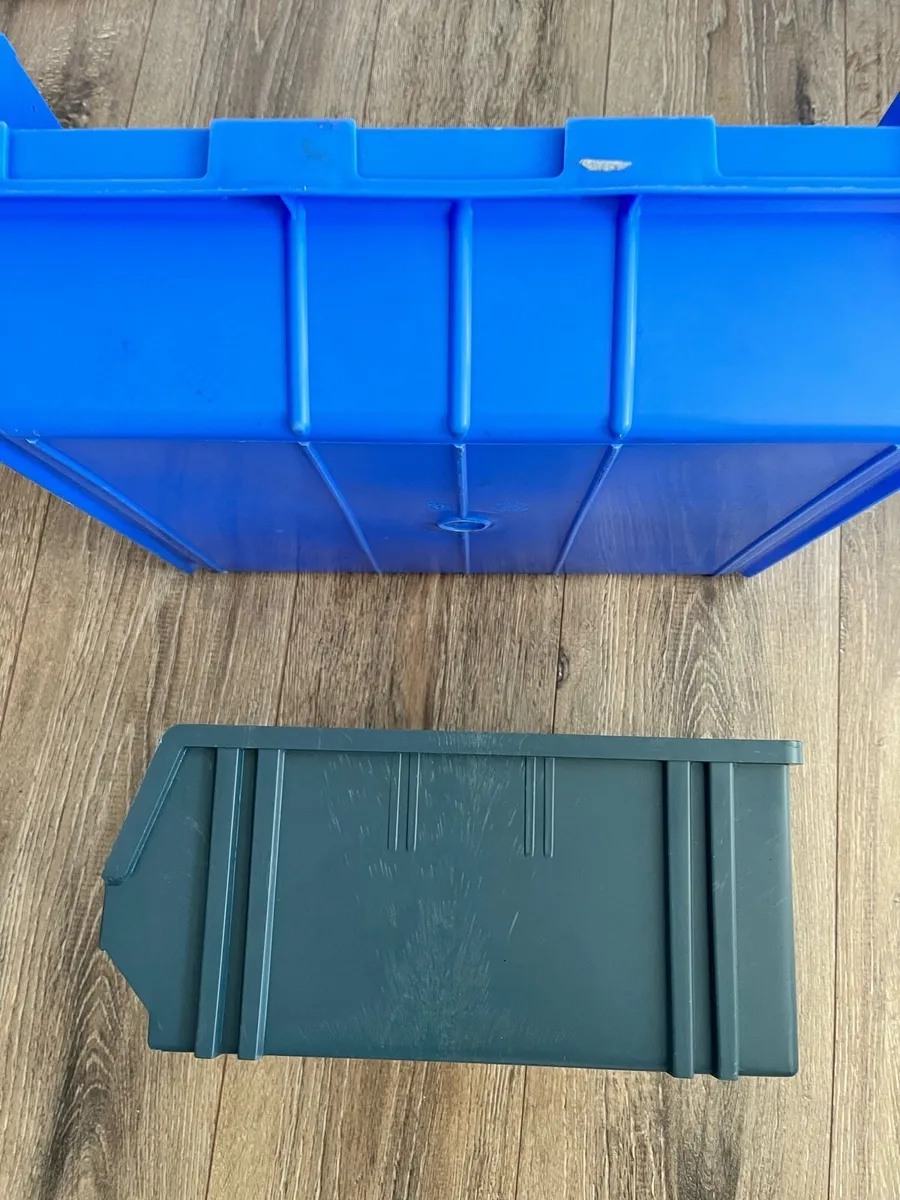 Three hard plastic boxes together only €10 - Image 3