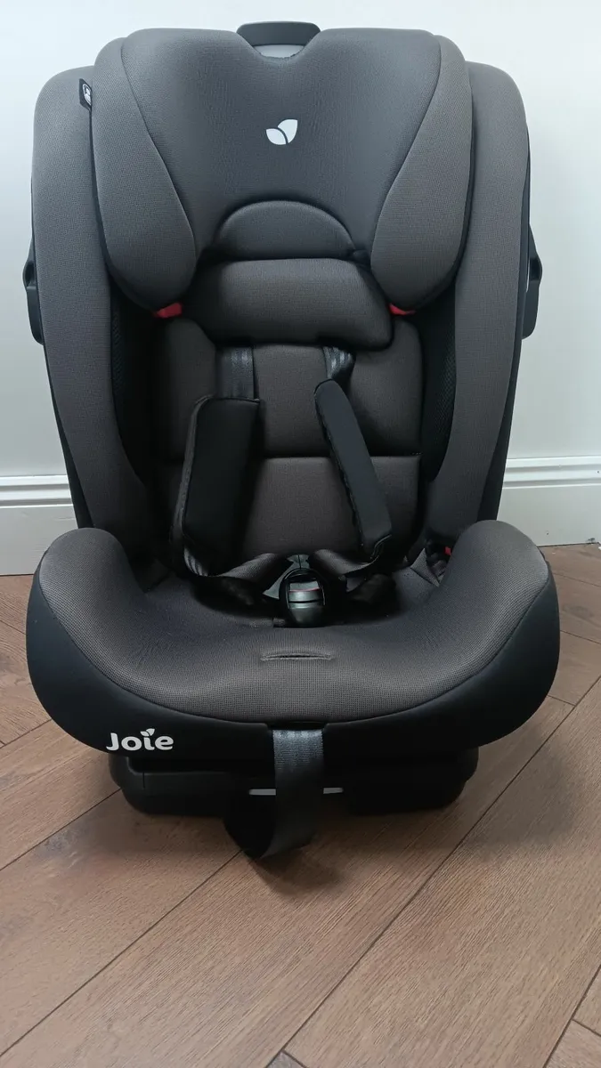 Joie Car Seat 9kg-36kg / 1-12 years - Image 1
